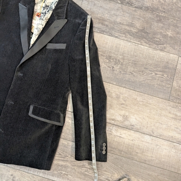 Robert Graham Black Velvet Blazer with Elegant Trim - Picture 12 of 15